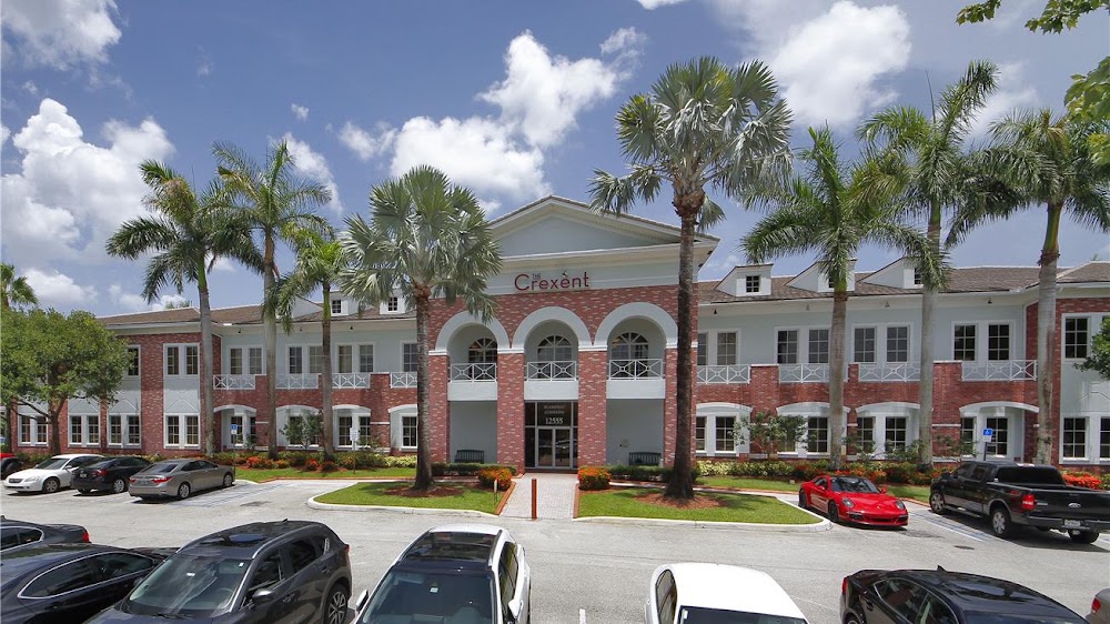 The Crexent Business Centers - Davie Vending Machine Location