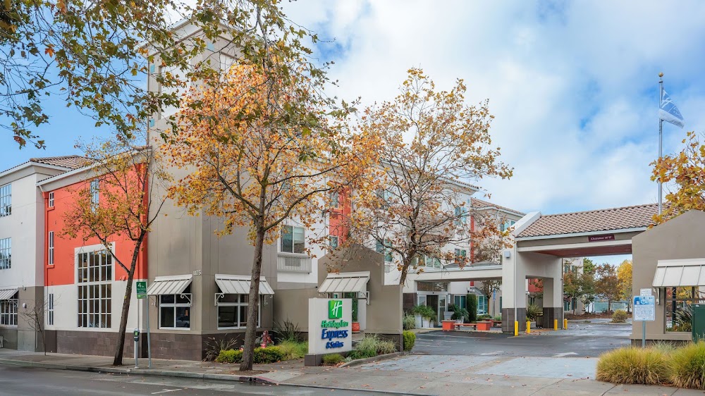 Holiday Inn Express & Suites Berkeley by IHG Vending Machine Location