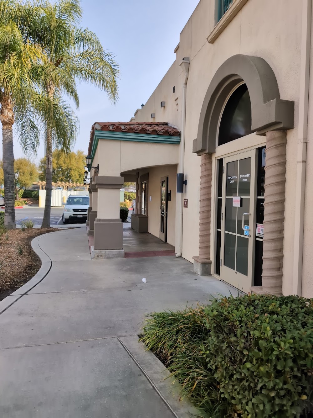 Murrieta Professional plaza Vending Machine Location