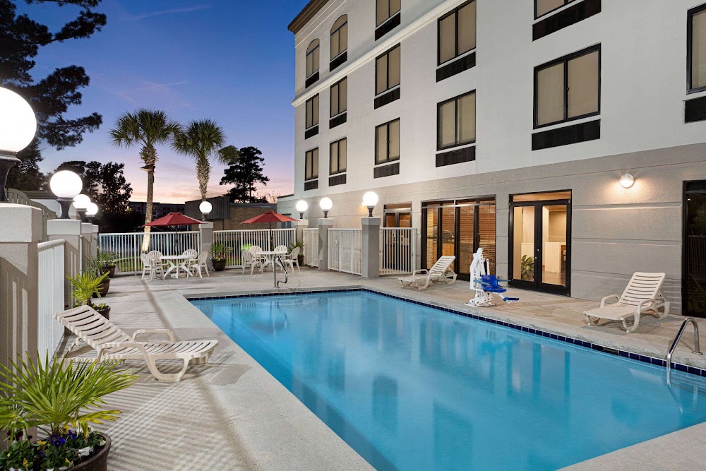 Wingate by Wyndham Wilmington Vending Machine Location