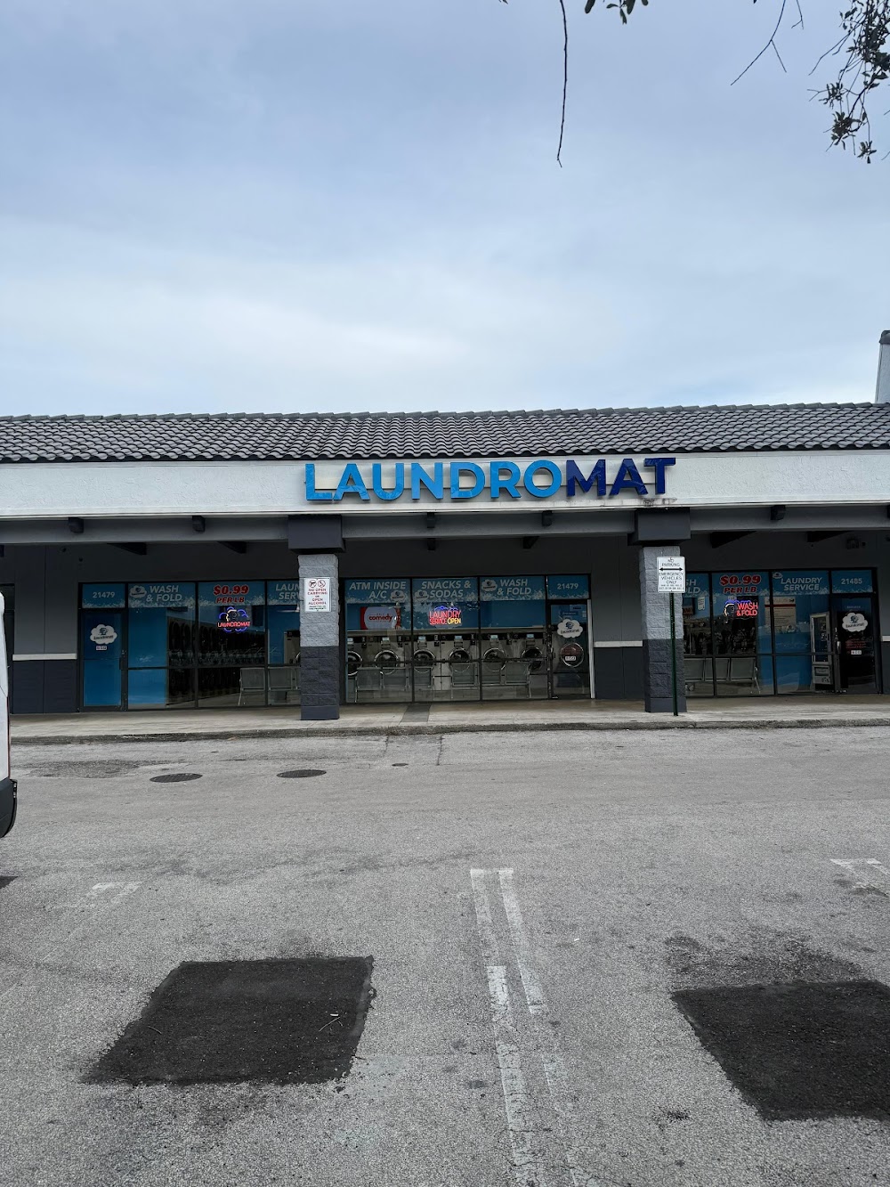 Smart Laundromat Vending Machine Location