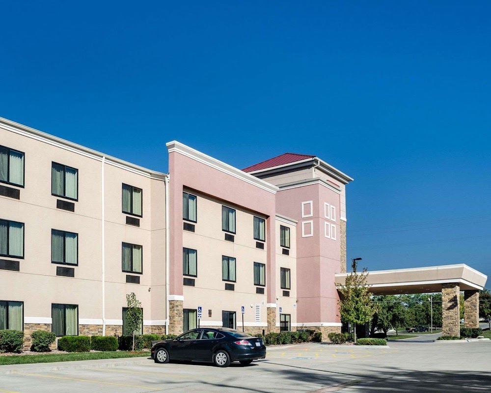 Comfort Suites Topeka Northwest Vending Machine Location