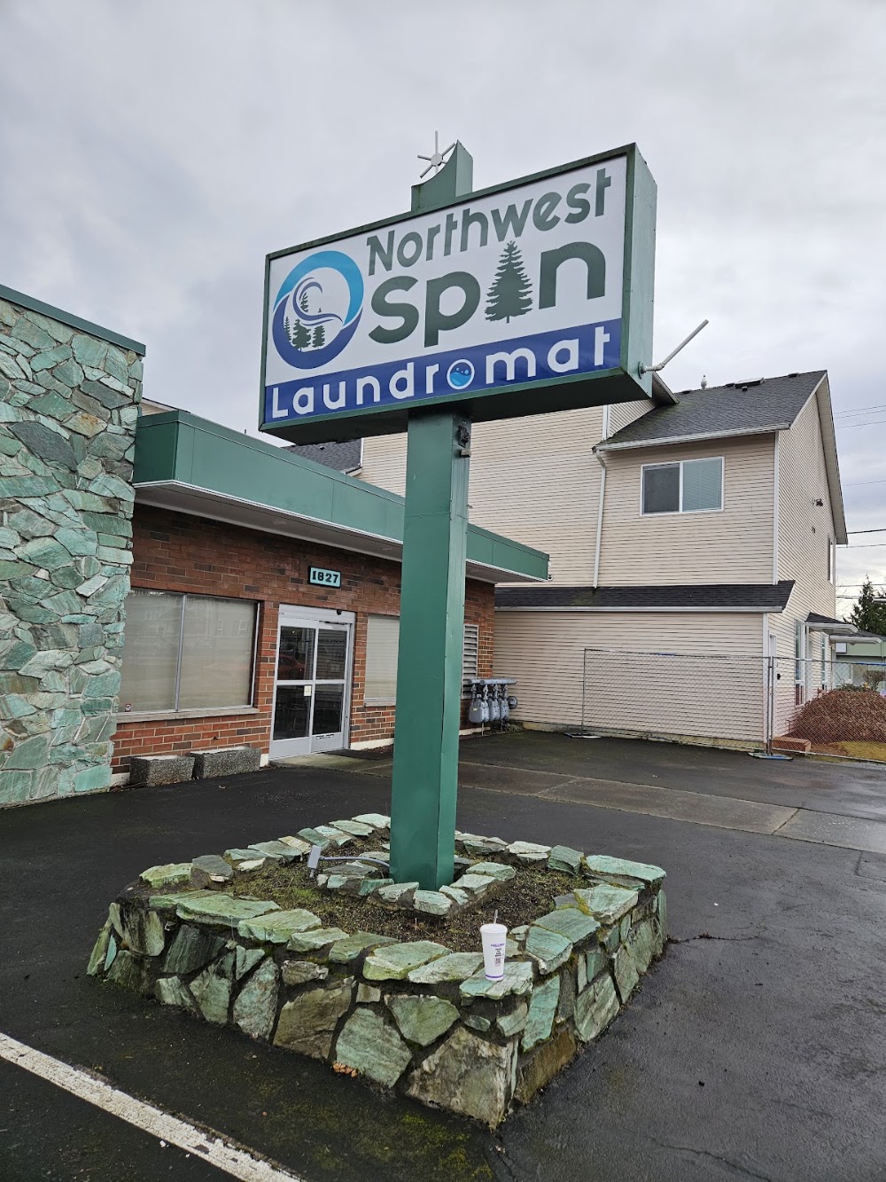 Northwest Spin Laundromat Vending Machine Location