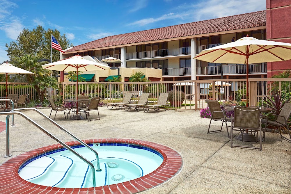 La Quinta Inn & Suites by Wyndham Thousand Oaks-Newbury Park Vending Machine Location