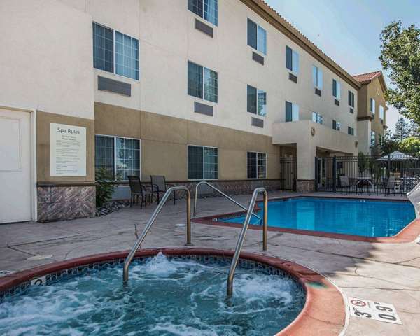 Comfort Suites Bakersfield Vending Machine Location