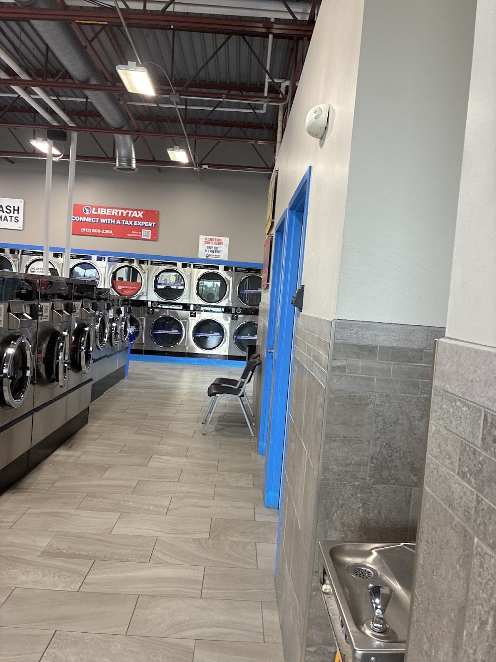 Best Wash Laundromats Vending Machine Location