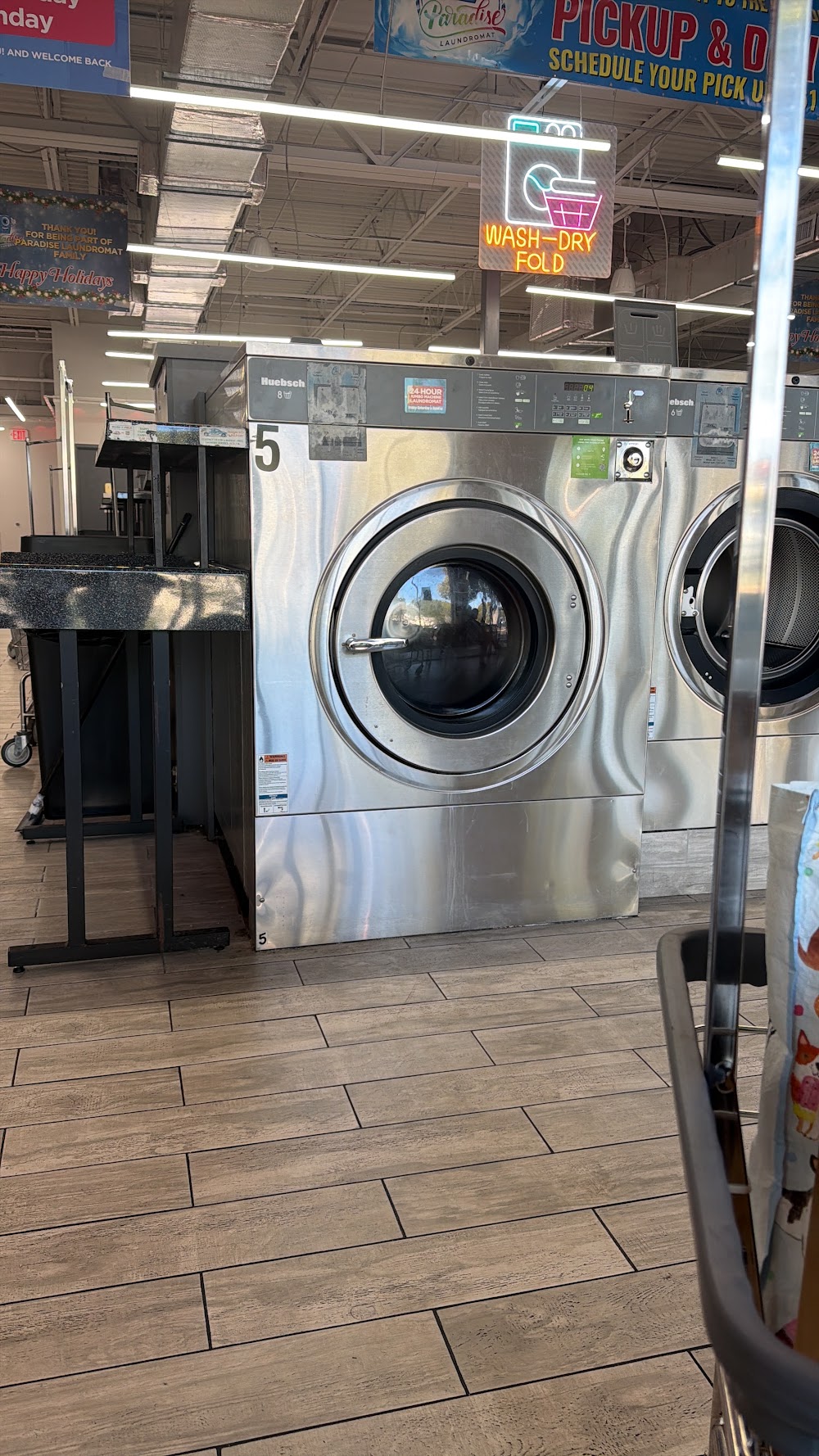 24 Hour Paradise Laundromat Vending Machine Location