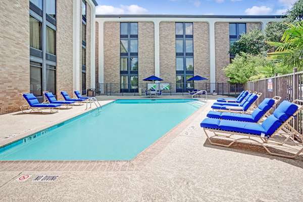 Wingate by Wyndham Richardson/Dallas Vending Machine Location