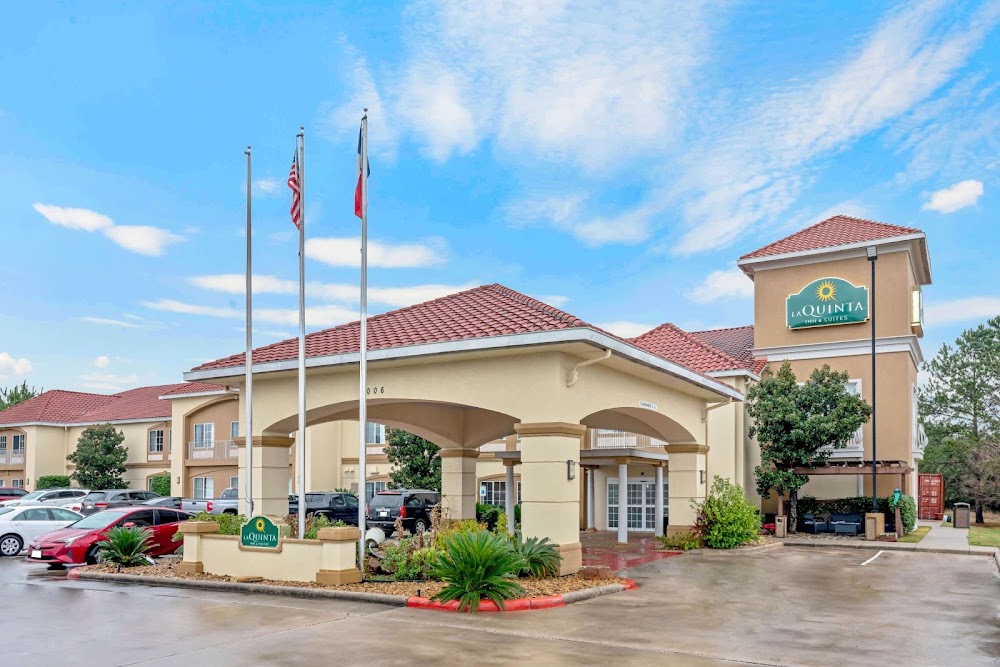 La Quinta Inn & Suites by Wyndham Conroe Vending Machine Location