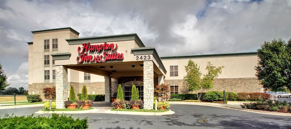 Hampton Inn & Suites Chicago/Aurora Vending Machine Location