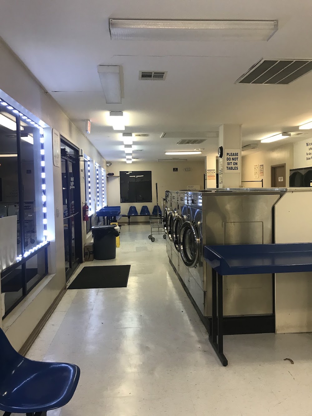 Wash N Play laundromat Vending Machine Location