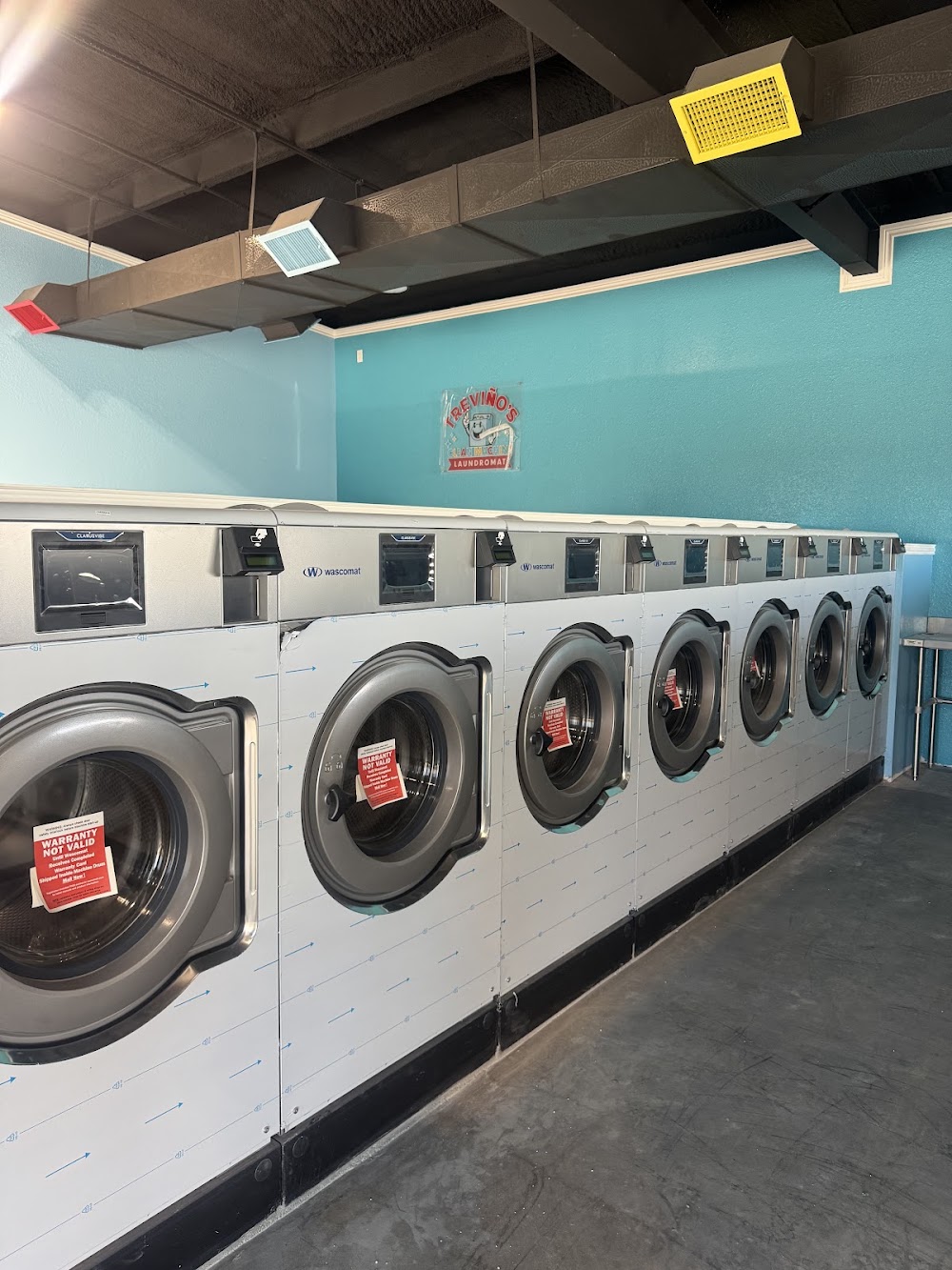 Treviño’s Clean Machine Laundromat Vending Machine Location