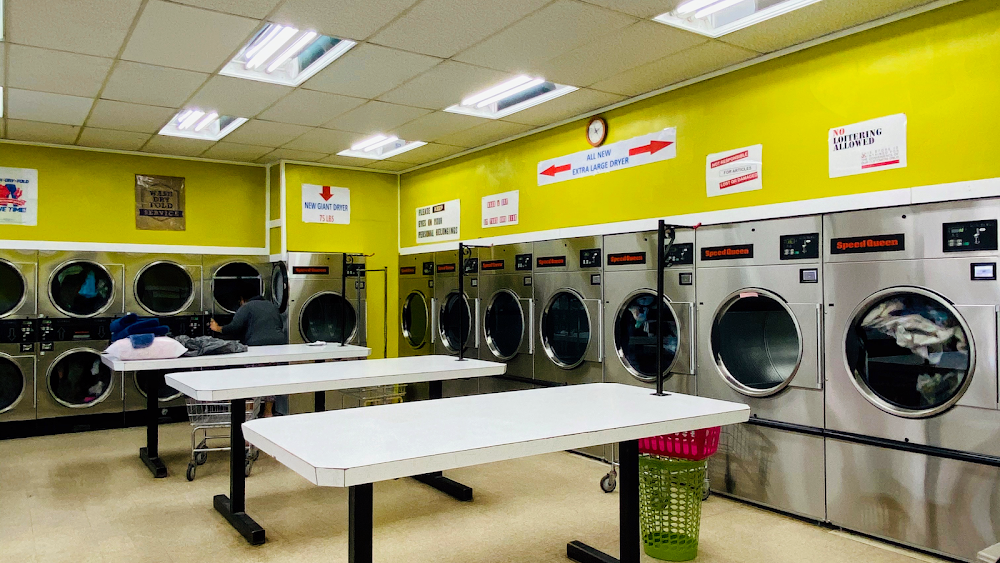 Everett Laundry & Cleaners Vending Machine Location