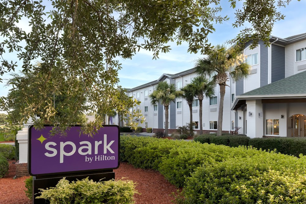Spark by Hilton Wilmington Carolina Beach Rd Vending Machine Location