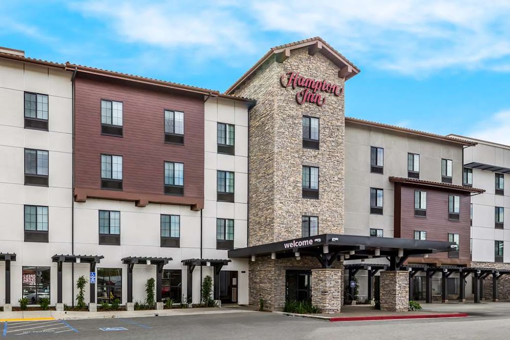 Hampton Inn Concord Vending Machine Location