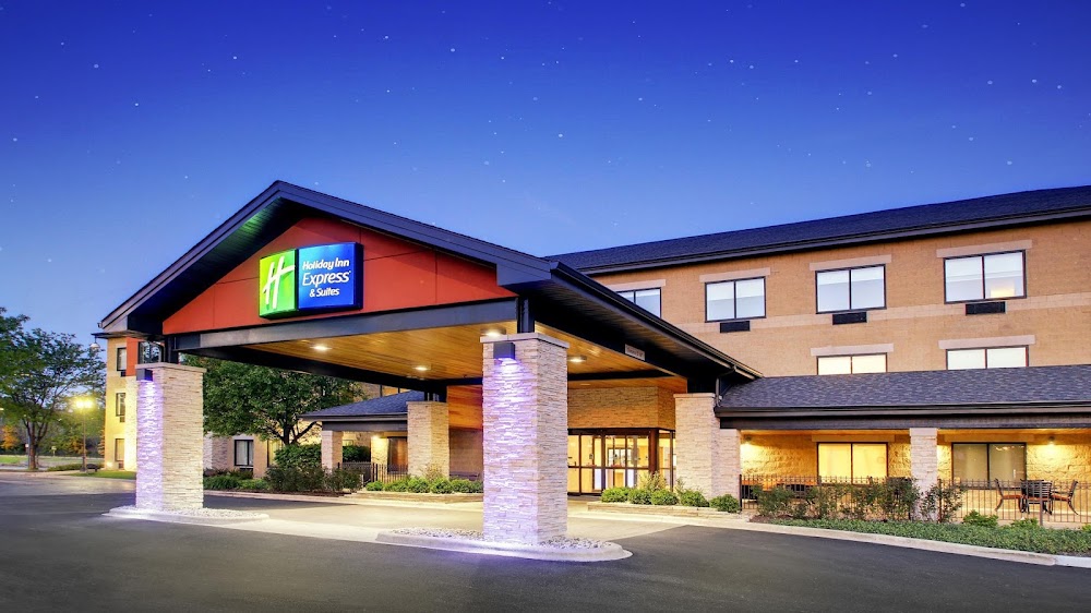 Holiday Inn Express & Suites Aurora - Naperville by IHG Vending Machine Location