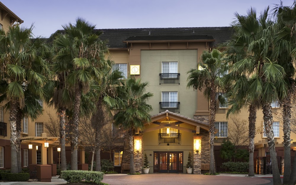 Larkspur Landing Extended Stay Suites Hillsboro Vending Machine Location