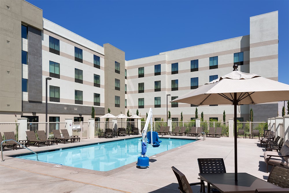 Hampton Inn & Suites Murrieta Temecula Vending Machine Location