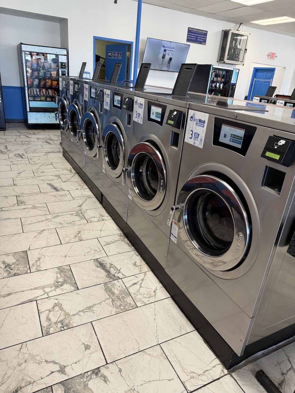 Best Wash Laundromats Vending Machine Location