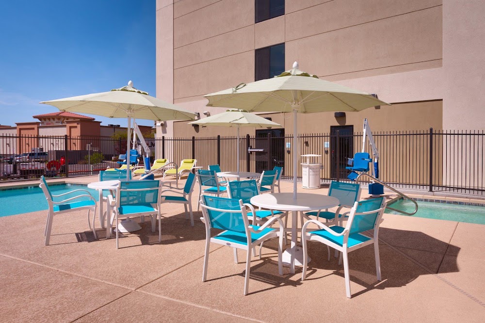 Holiday Inn Express & Suites Phoenix West - Buckeye by IHG Vending Machine Location