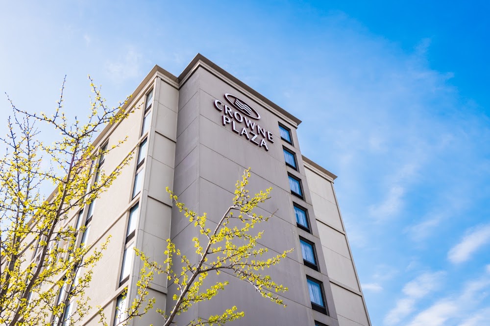 Crowne Plaza Newark Airport, an IHG Hotel Vending Machine Location