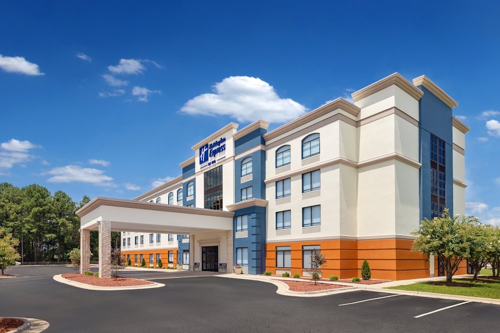 Holiday Inn Express Fayetteville - Fort Bragg by IHG Vending Machine Location