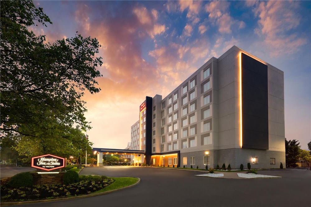 Hampton Inn & Suites Newark Airport Elizabeth Vending Machine Location