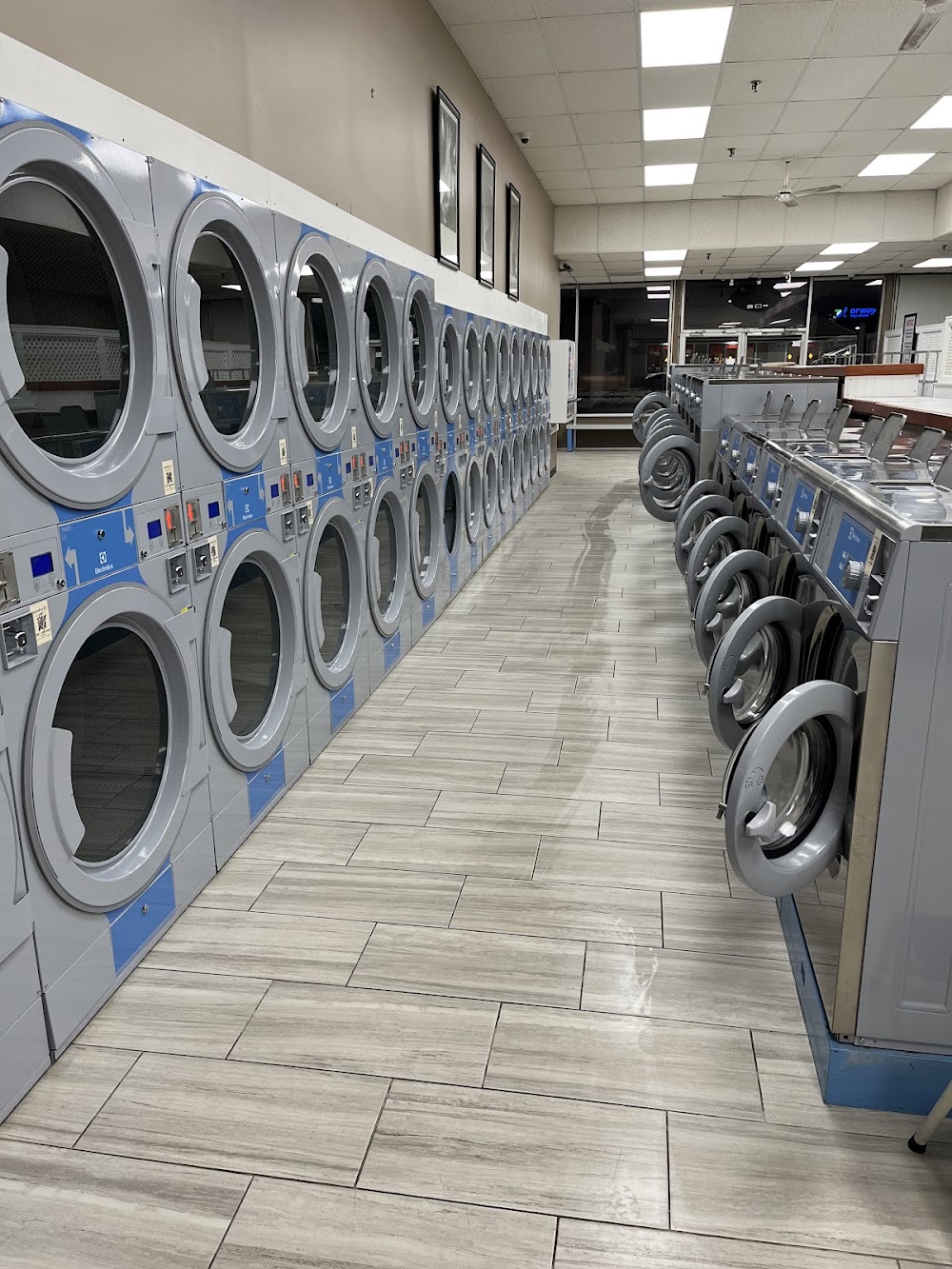 Wash Tub II Vending Machine Location