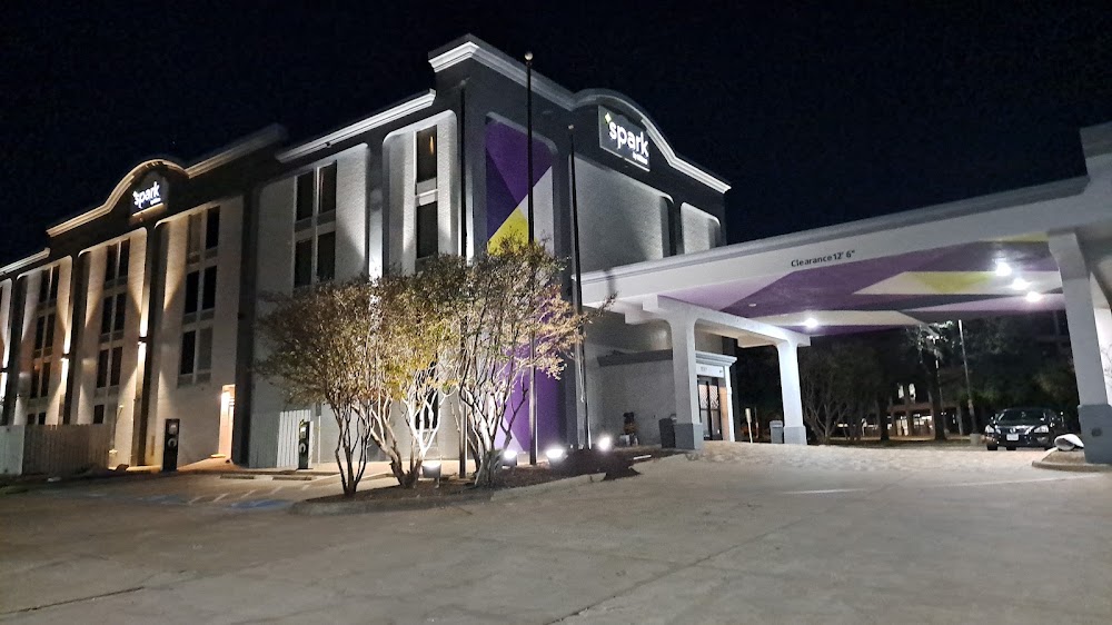 Spark by Hilton Richardson Dallas Vending Machine Location