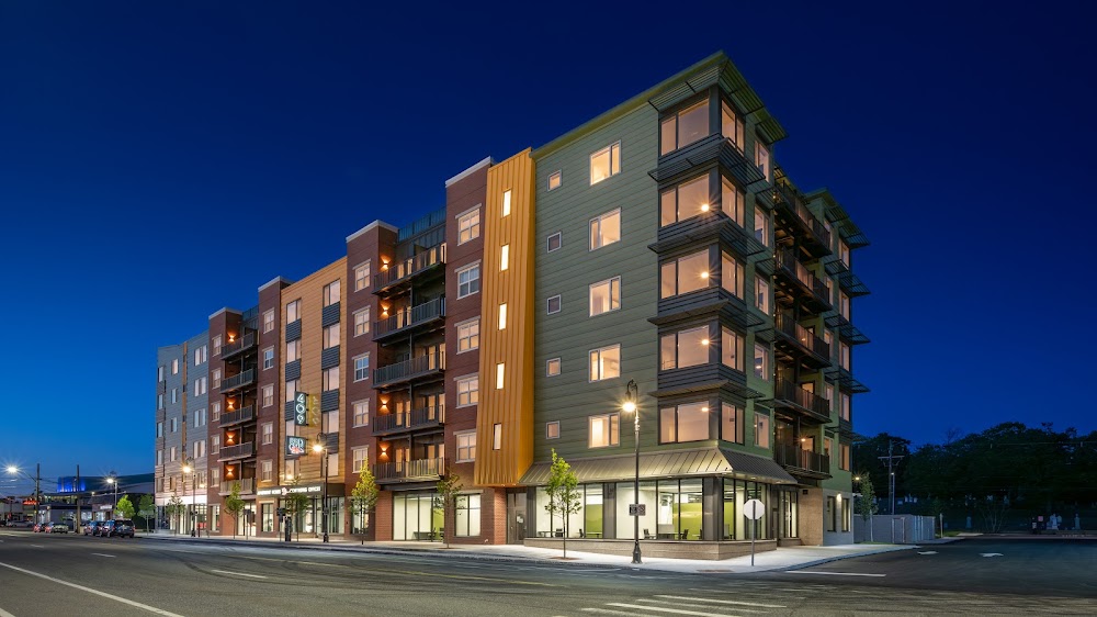 Red Oak Coworking Offices and Suites at 409 Elm Street Vending Machine Location