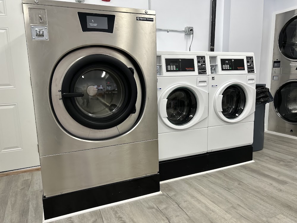 Coastal Plaza Laundromat II Vending Machine Location