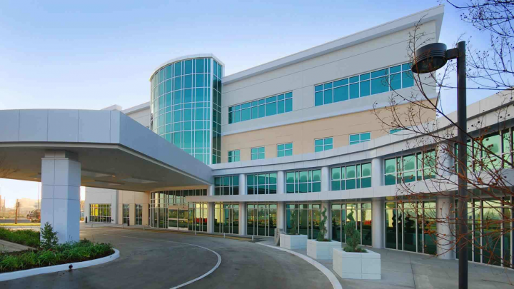 Primary & Specialty Care - Dignity Health Medical Plaza - Elk Grove, CA Vending Machine Location