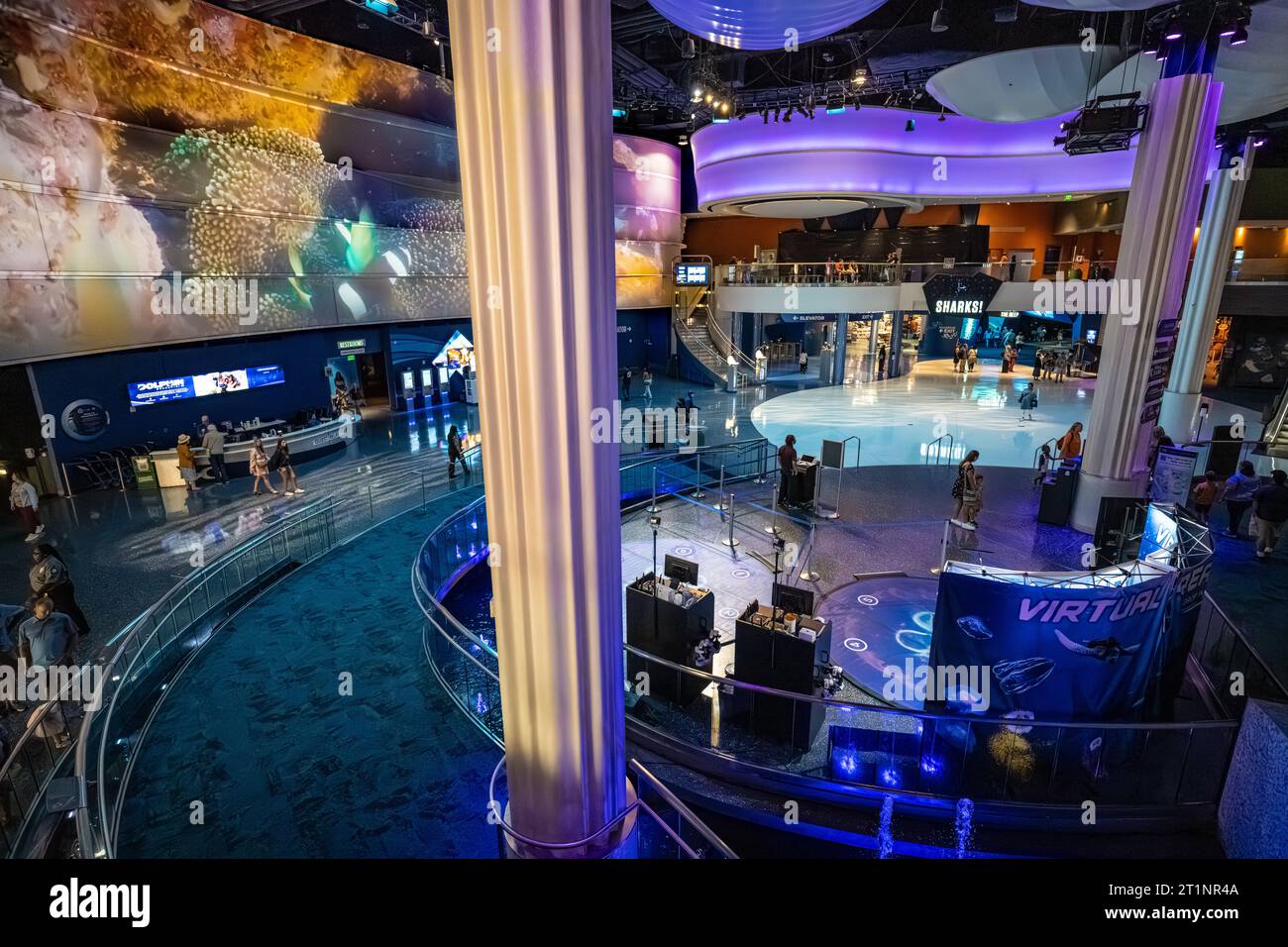 Georgia Aquarium — Main Lobby Vending Machine Location