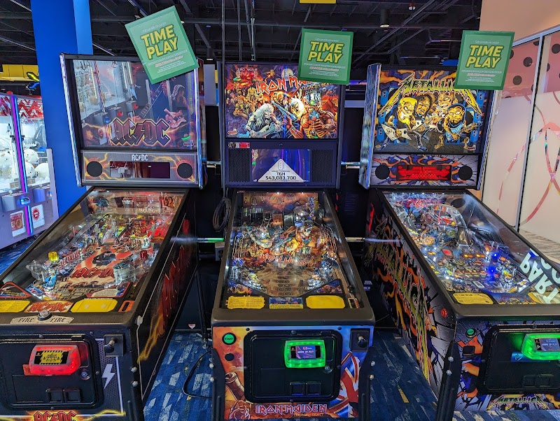Round1 Bowling & Arcade Vancouver Mall Vending Machine Location