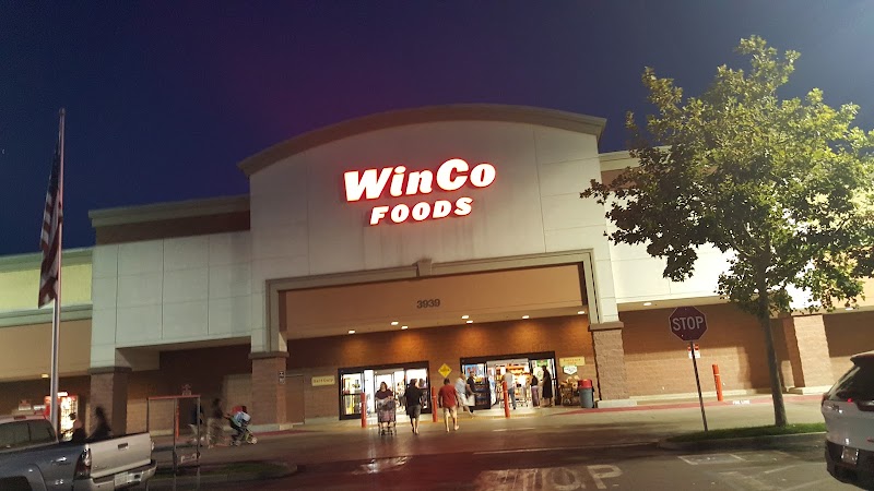 WinCo Foods Vending Machine Location