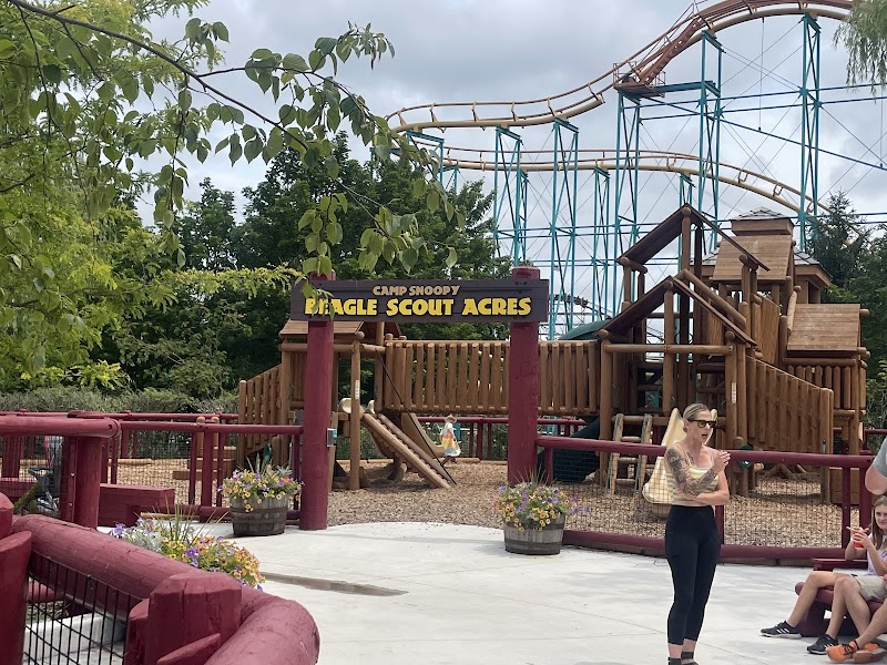 Camp Snoopy Vending Machine Location
