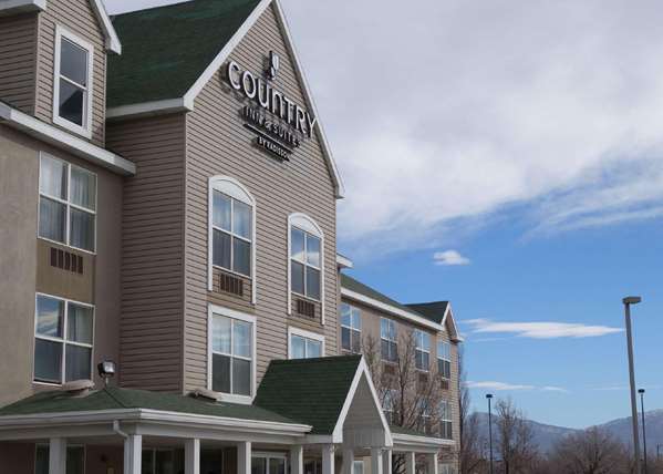 Country Inn & Suites by Radisson, West Valley City, UT Vending Machine Location
