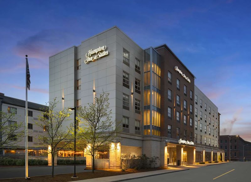 Hampton Inn & Suites Worcester Vending Machine Location