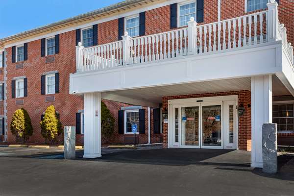 Comfort Inn Auburn-Worcester Vending Machine Location