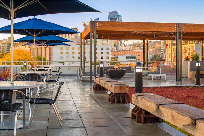 Hampton Inn & Suites Portland-Pearl District Vending Machine Location