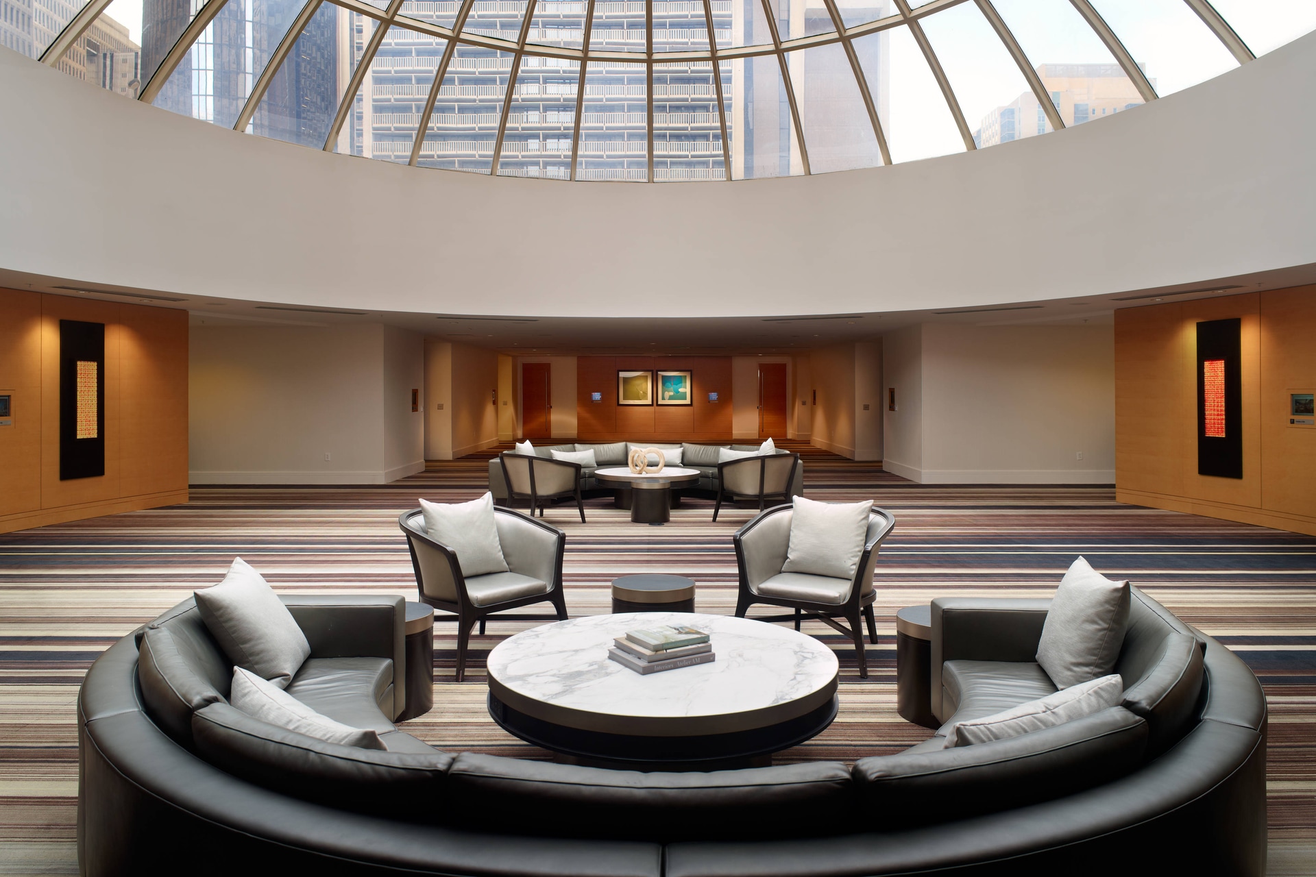 Atlanta Marriott Marquis — Iconic Atrium Lobby Vending Machine Location