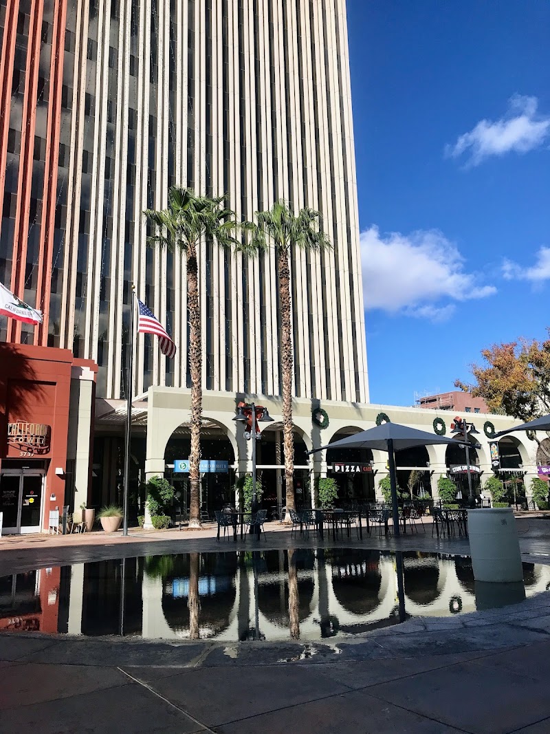 Riverside Pedestrian Mall Vending Machine Location
