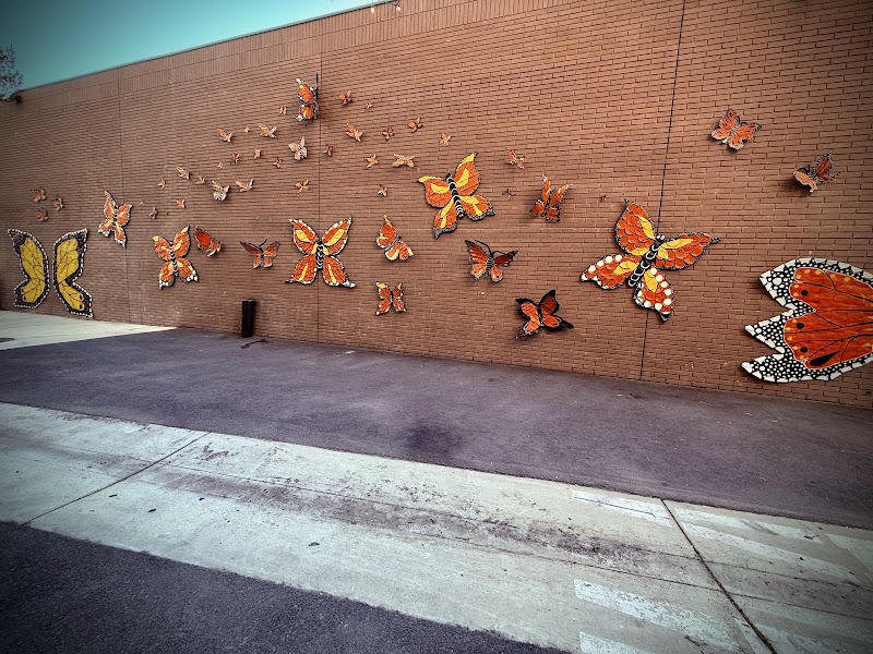 Mariposa (Butterfly) Alley Vending Machine Location