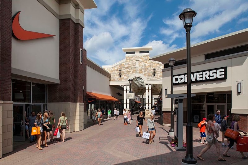 Twin Cities Premium Outlets Vending Machine Location
