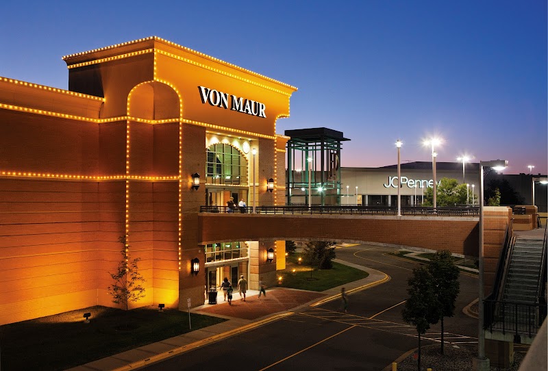 Eden Prairie Center Vending Machine Location