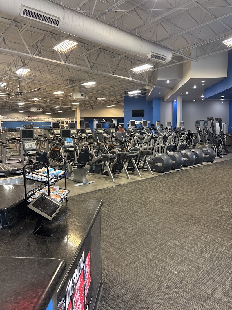 TruFit Athletic Clubs - 23rd St. Vending Machine Location
