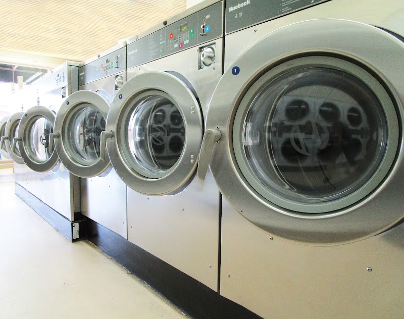 24 Hr Meadowthorpe Laundromat Vending Machine Location