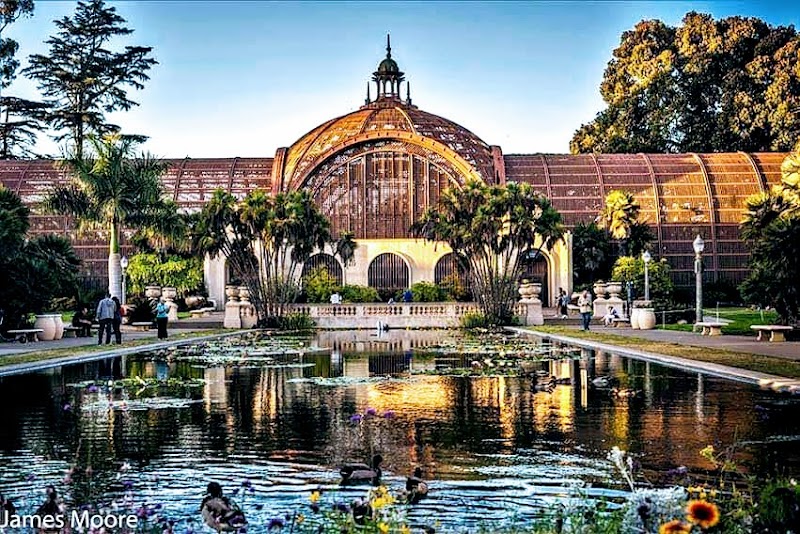 Botanical Building Vending Machine Location