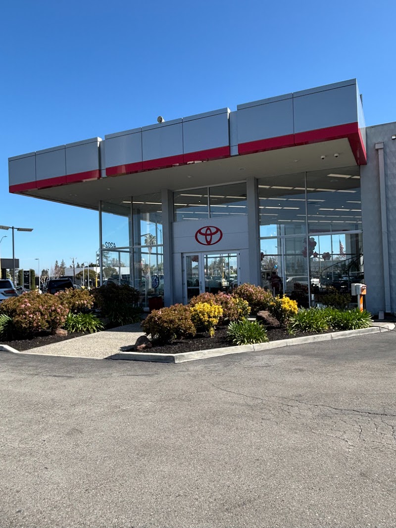 Stevens Creek Toyota Vending Machine Location