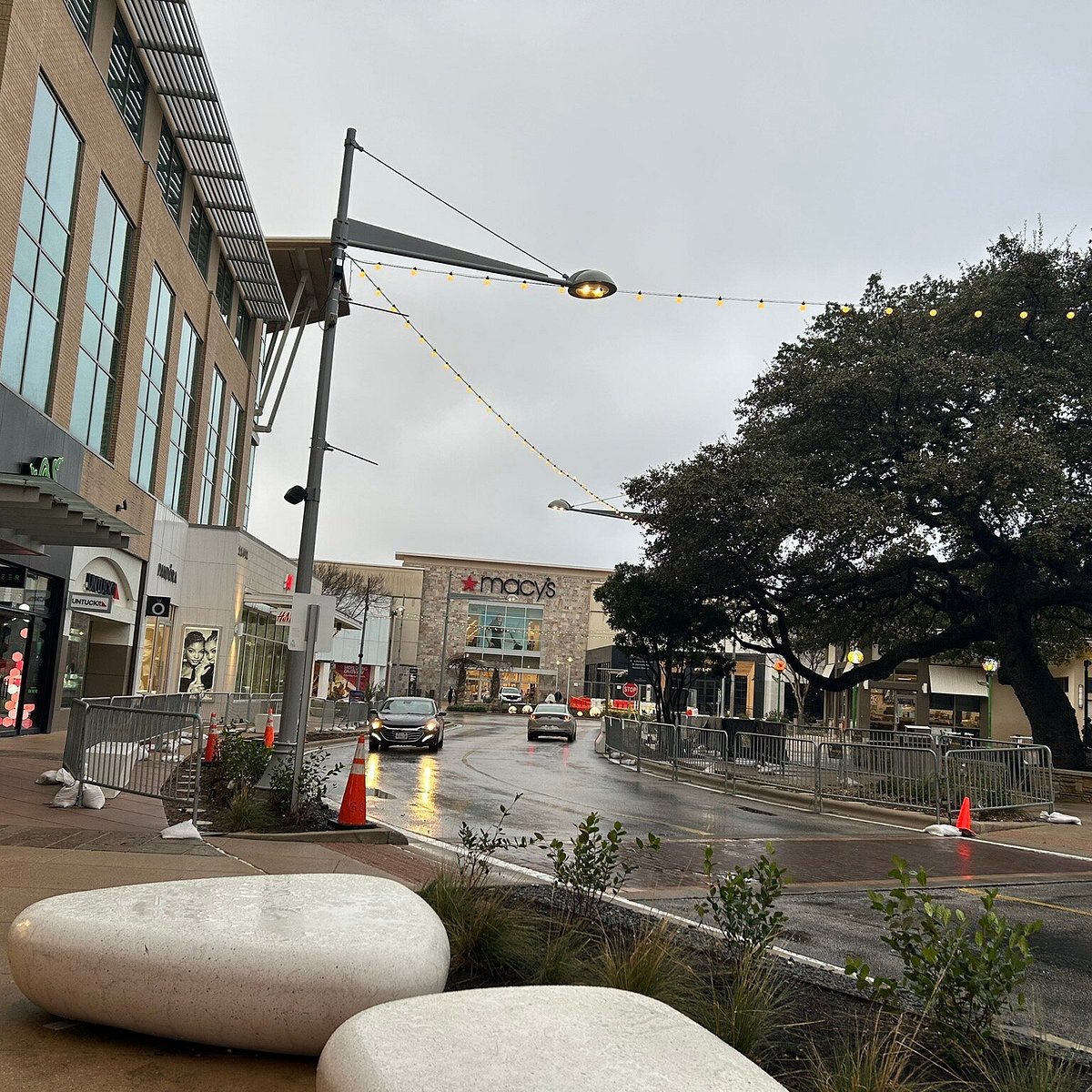 The Domain Central Walkway — Retail District Vending Machine Location